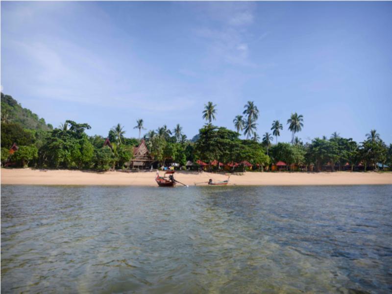 Libong Relax Beach Resort Trang Bagian luar foto